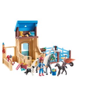 Horse Stall with Amelia and Whisper Playset