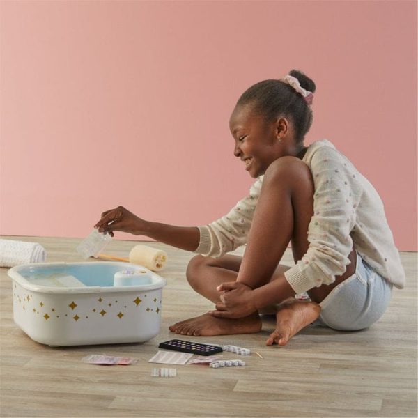 fao-schwarz-fashion-activity-and-roleplay-pampered-manicure-and-pedicure-spa-beauty-set-31300760469591_720x fao-schwarz-fashion-activity-and-roleplay-pampered-manicure-and-pedicure-spa-beauty-set-31300760469591_720x