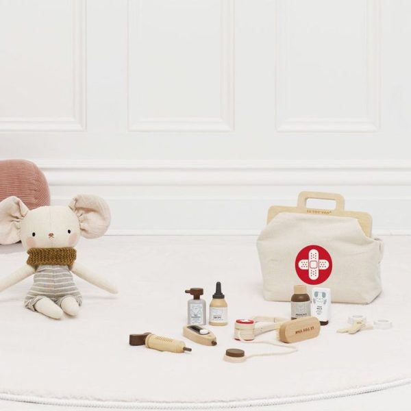 le-toy-van-preschool-10-piece-animal-vet-pretend-play-set-1153095530_720x-1 le-toy-van-preschool-10-piece-animal-vet-pretend-play-set-1153095530_720x-1