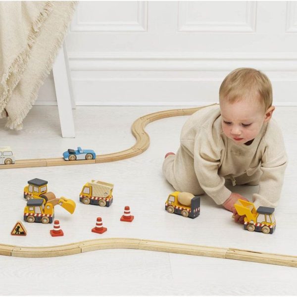 le-toy-van-preschool-7-piece-wood-construction-toy-cars-trucks-diggers-set-32562637766743_720x-7 le-toy-van-preschool-7-piece-wood-construction-toy-cars-trucks-diggers-set-32562637766743_720x-7