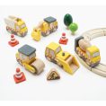 le-toy-van-preschool-7-piece-wood-construction-toy-cars-trucks-diggers-set-32562638913623_720x-4