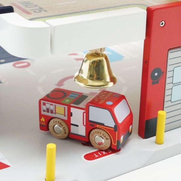 le-toy-van-preschool-fire-rescue-wooden-garage-31480125816919_720x-4 le-toy-van-preschool-fire-rescue-wooden-garage-31480125816919_720x-4