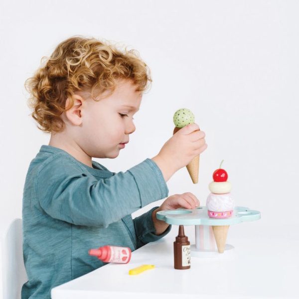 le-toy-van-preschool-wooden-ice-cream-stand-toppings-1153095561_720x le-toy-van-preschool-wooden-ice-cream-stand-toppings-1153095561_720x