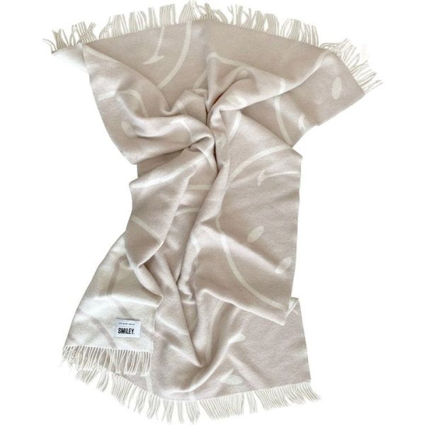 maison-deux-room-decor-smiley-blanket-white-grey-31899820097623_720x maison-deux-room-decor-smiley-blanket-white-grey-31899820097623_720x