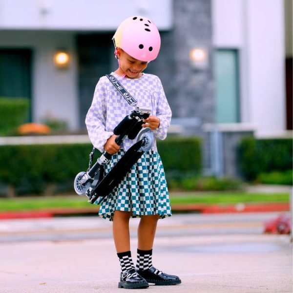 micro-kickboard-outdoor-micro-sprite-led-scooter-black-32480903987287_720x