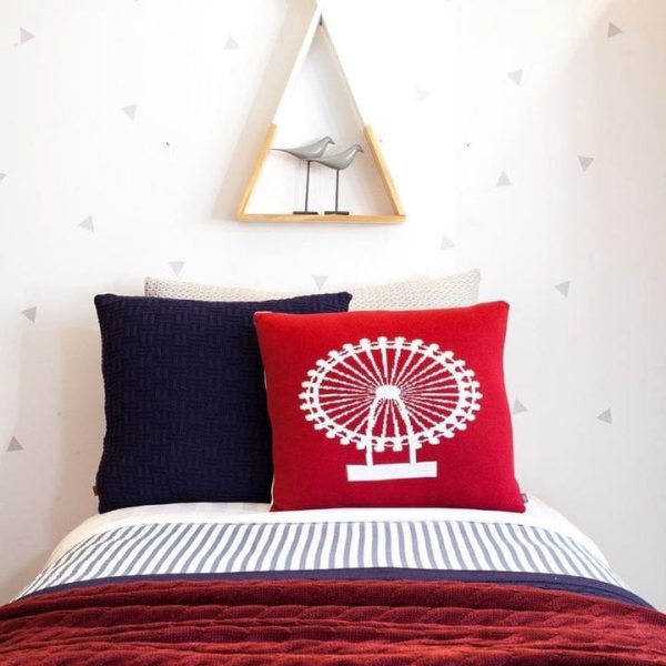 rian-tricot-room-decor-london-eye-pillow-32084936491095_720x-2